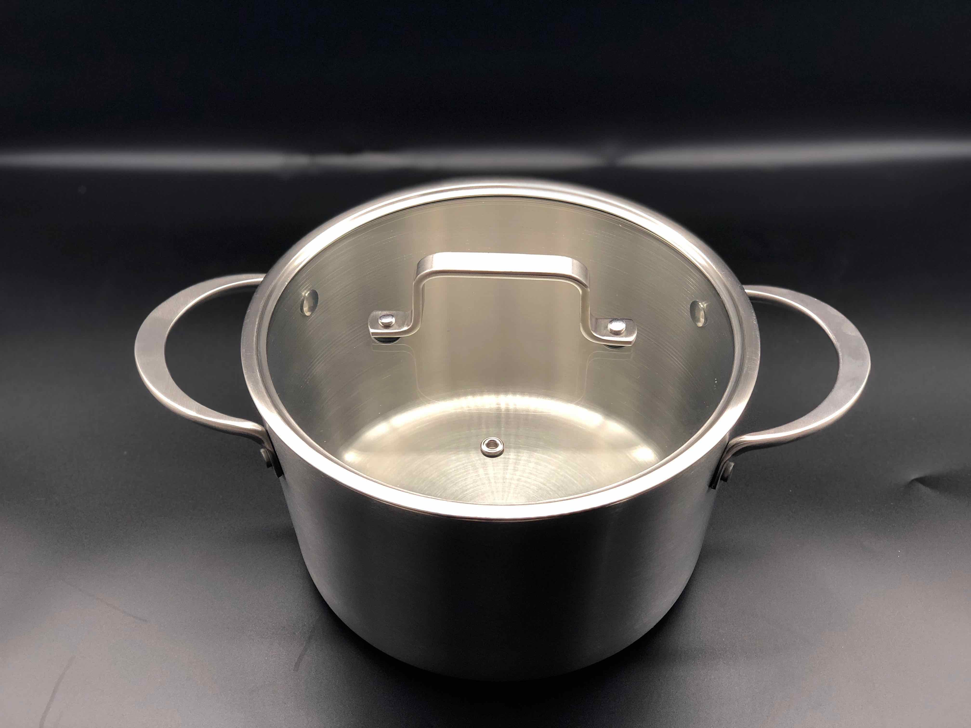 Stainless steel sauce pot with flat lid